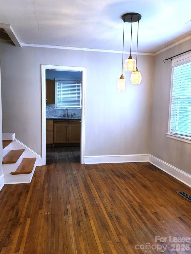 Building Photo - 4229 Hiddenbrook Dr