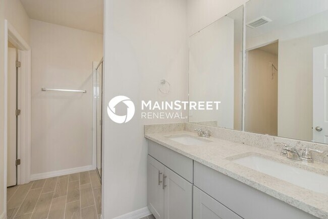 Building Photo - 3 Bedroom Pet-Friendly Home in St. Cloud, FL with Main Street Renewal