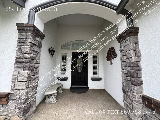 Building Photo - 654 Llagas Vista Dr