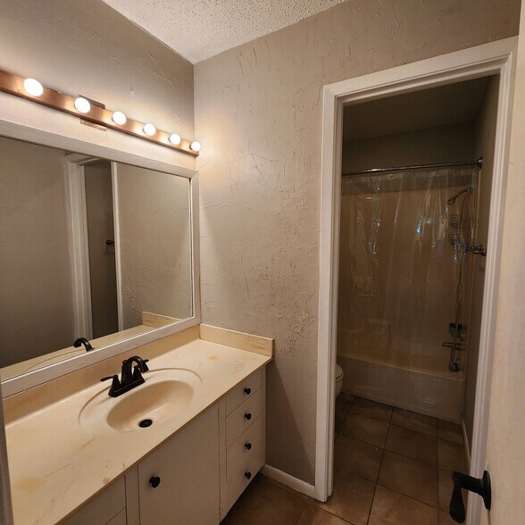 Building Photo - 18171 Meandering Way