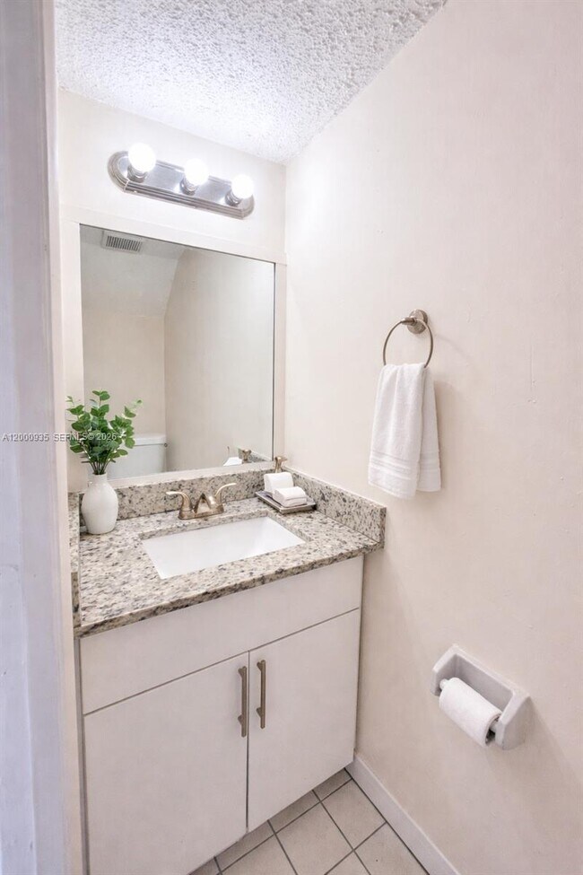 Building Photo - 5575 W 26th Ct