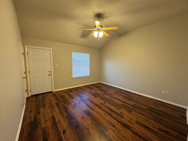 Building Photo - 1212-1214 Sironia Trail