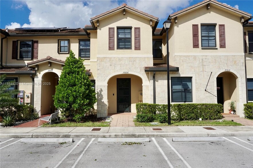 Primary Photo - 10606 W 33rd Ct