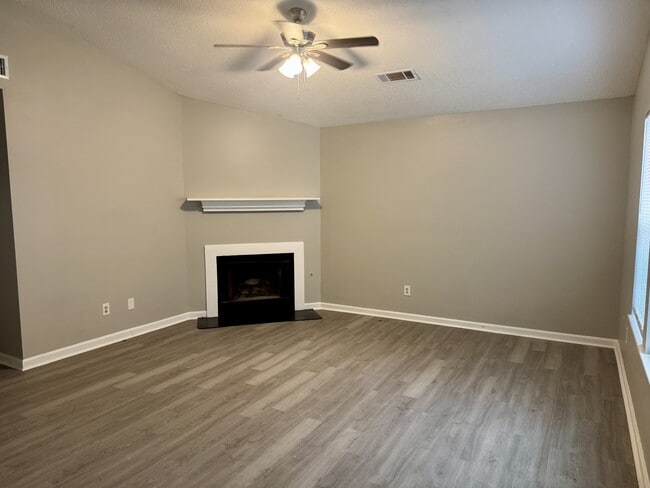 Building Photo - 110 Wedgewood Walk