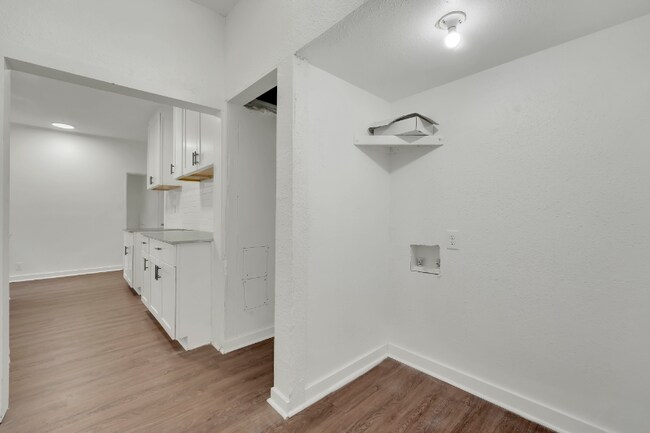 Building Photo - 610 Williams Ave