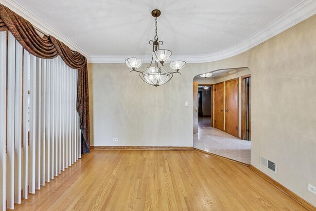 Building Photo - 5644 N Meade Ave