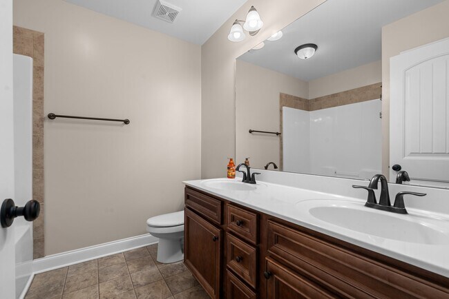 Building Photo - 133 Lockwood Dr