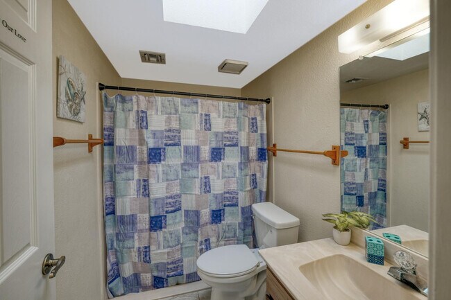Building Photo - 4208 Ave Palermo