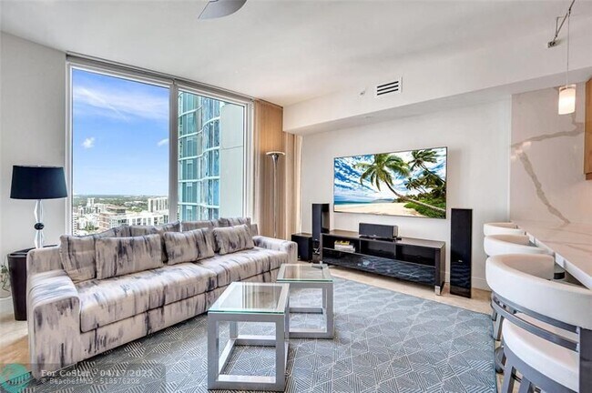 Building Photo - 333 Las Olas Way
