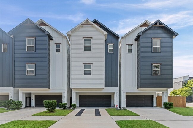 Primary Photo - 1437 Ennis St