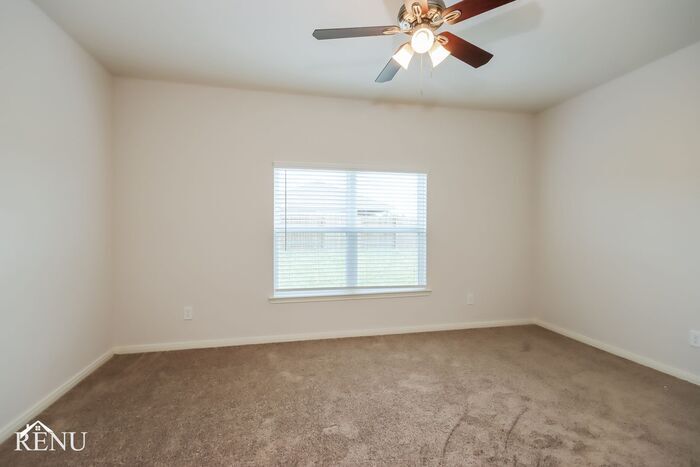 Building Photo - 10461 Sweetwater Creek Dr