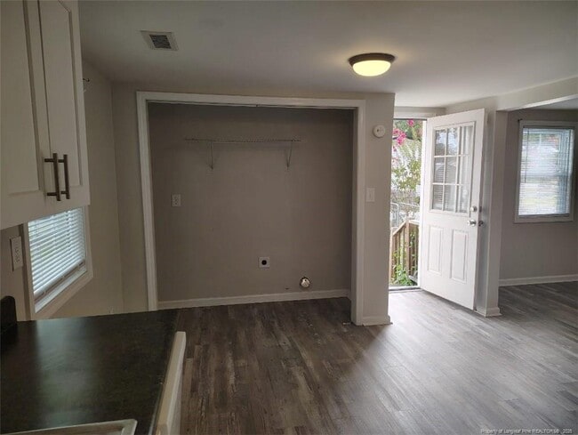 Building Photo - 508 Hobbs St