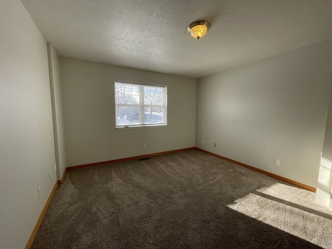 Building Photo - Charming 3 Bedroom, Single Level Home in Central Bozeman