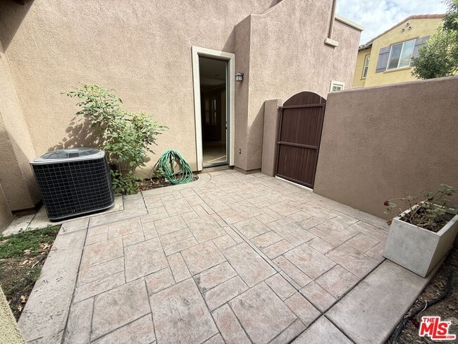 Building Photo - 1120 Columbia Trl