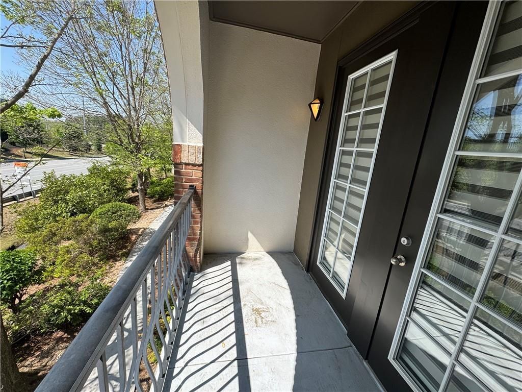 Building Photo - 901 Abernathy Rd NE