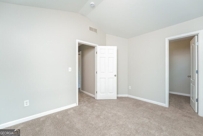 Building Photo - 793 Lobdale Falls Dr
