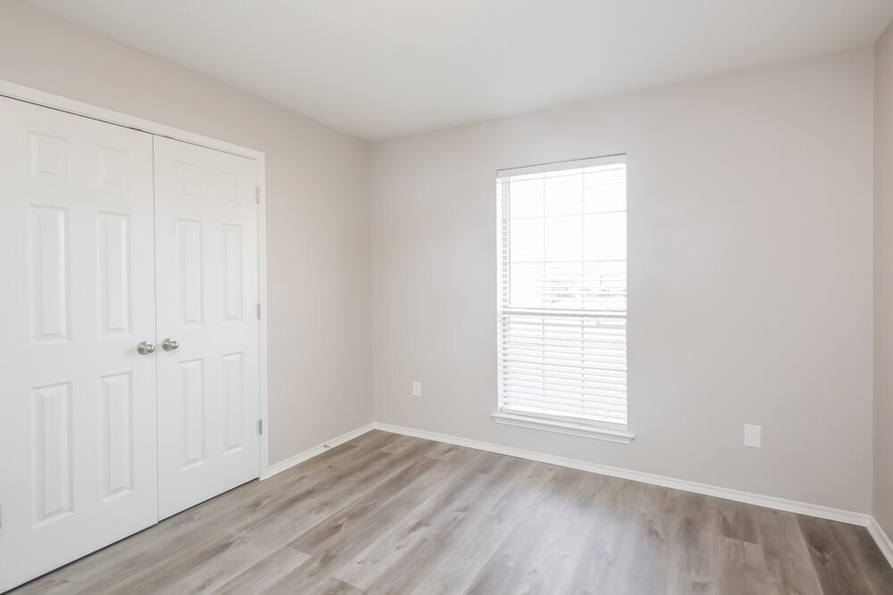 Building Photo - 828 Passive Dr