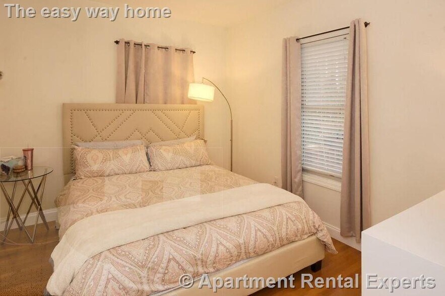 Building Photo - 56 Market St