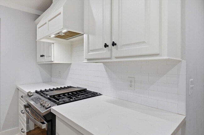 Building Photo - 117 McCree Dr