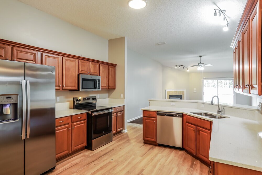 Building Photo - 3812 Juliet Leia Cir W