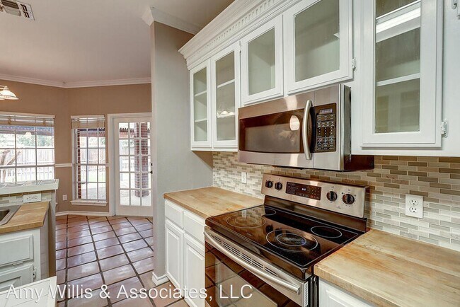 Building Photo - 4 br, 2.5 bath House - 7009 Brandon Dr