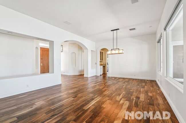 Building Photo - Spacious 4BR House on Arrowhead Lake in Gl...
