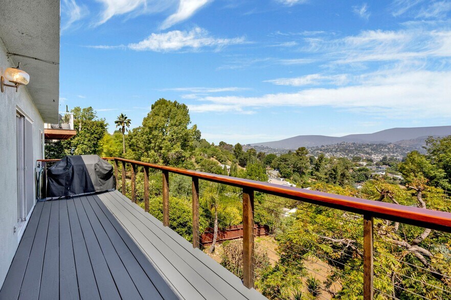 Building Photo - 4439 Palmero Dr