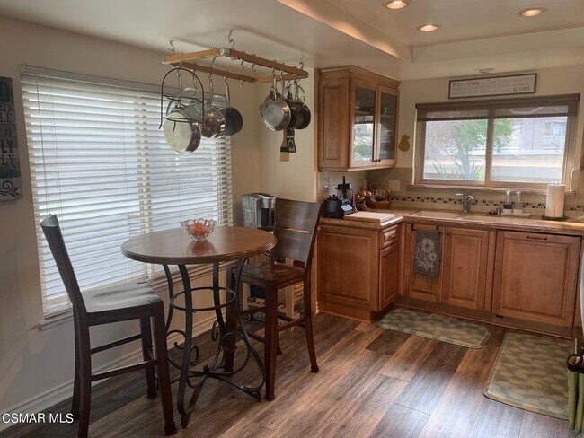 Building Photo - 204 Estrellita Ln