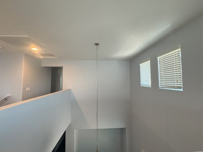 Building Photo - COMING SOON! LYONS GATE 5 BDRM + LOFT W CO...