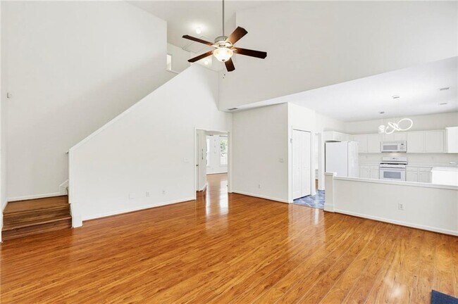 Building Photo - 490 Chippenham Ct