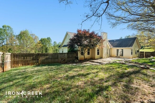 Building Photo - 49 Azalea Dr