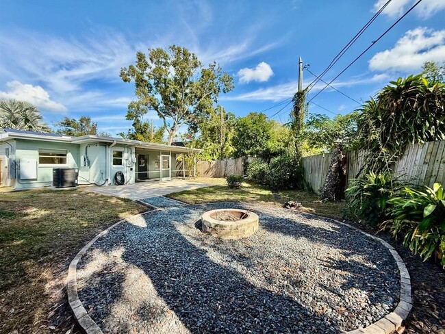 Building Photo - 2918 10th Ave N