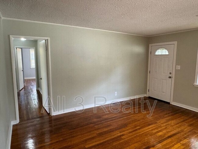 Building Photo - 4259 Hickory Dr