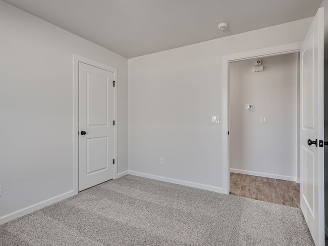 Building Photo - Newer Home in Washington under $1,500!