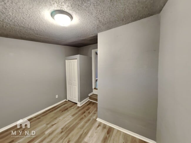 Building Photo - 1805 Trenton Dr