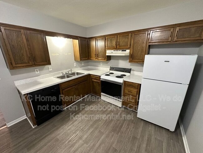 Building Photo - 211 Barr Rd