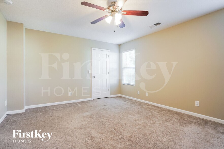 Building Photo - 6825 Winners Dr