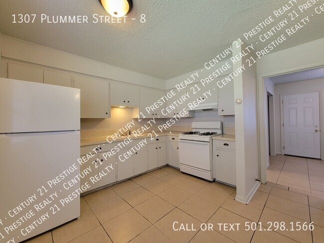 Building Photo - 1307 Plummer St