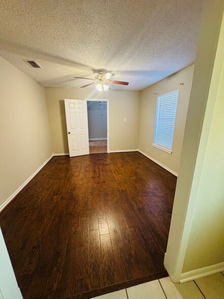 Building Photo - 115 Fairview Dr