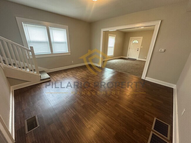 Building Photo - 2704-2704 Highland Pl