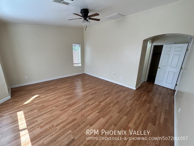 Building Photo - $150.00 off 1st Month Rent - 4 Bed / 2 Bat...