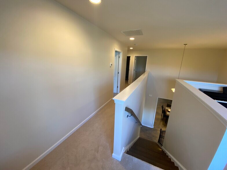 Building Photo - 4043 Woodsmill Rd