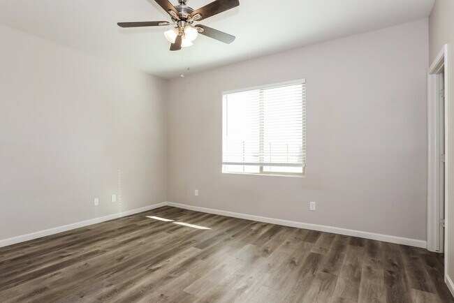 Building Photo - 4845 S 243rd Dr