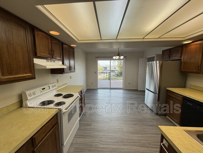 Building Photo - 2314 Rosebud Dr