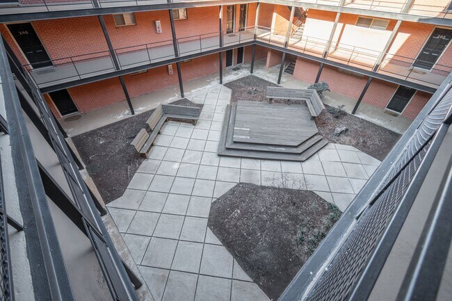 Building Photo - Stadium Village -  2 Bedroom 1 Bath near UGA & Downtown Athens! Available soon!