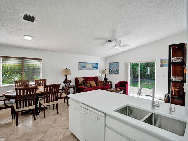 Building Photo - 1245 SW 46th Way