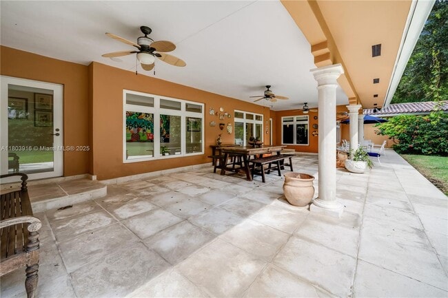 Building Photo - 7020 Almansa St
