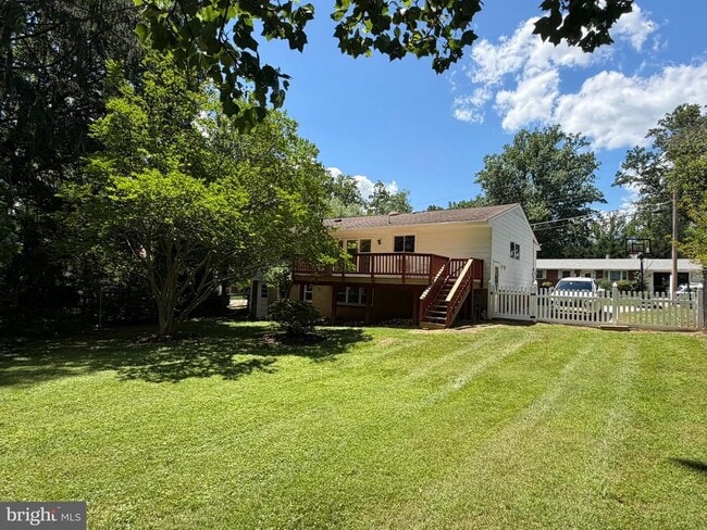 Building Photo - 604 Yeonas Dr SW
