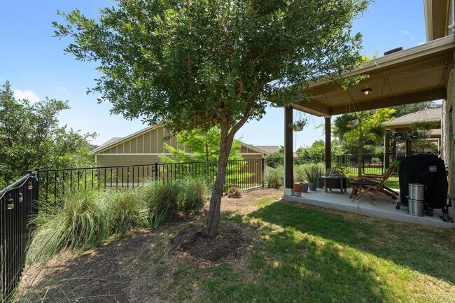 Building Photo - 516 E Slaughter Ln