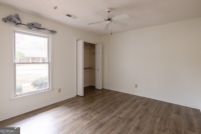 Building Photo - 112 Glendale Dr